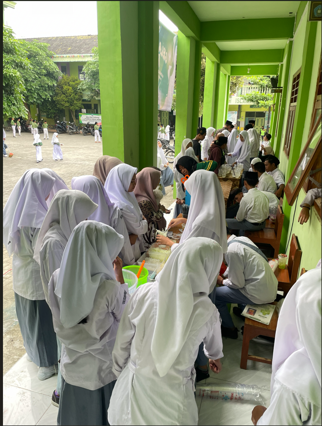 Kegiatan Kewirausahaan Siswa MA Rahmatullah